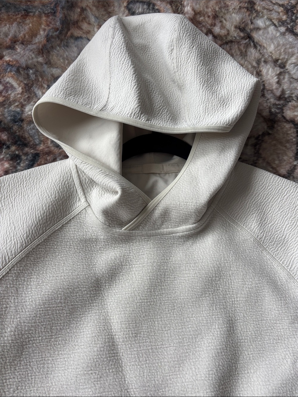 Lululemon Athletica Cream Quarter-Zip Hooded Sweater Medium
